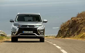   Mitsubishi Outlander PHEV - 2015