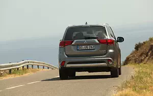   Mitsubishi Outlander PHEV - 2015