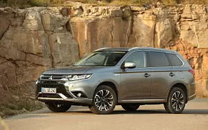  Mitsubishi Outlander PHEV - 2015