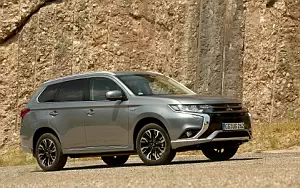   Mitsubishi Outlander PHEV - 2015
