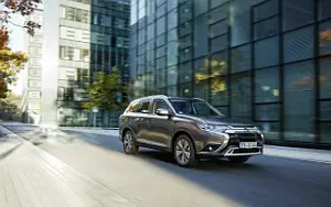   Mitsubishi Outlander - 2018