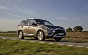   Mitsubishi Outlander - 2018