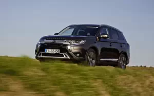   Mitsubishi Outlander - 2018