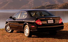   Nissan Maxima US-spec - 2000