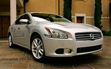   Nissan Maxima US-spec - 2009