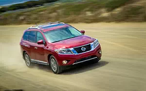   Nissan Pathfinder US-spec - 2013