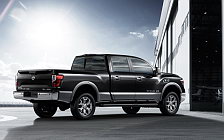   Nissan Titan Crew Cab XD SL - 2016