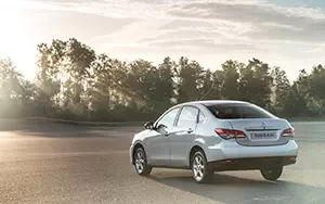   Nissan Almera - 2013