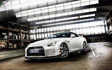   Nissan GT-R - 2011