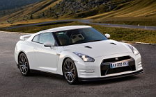   Nissan GT-R - 2011