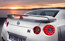   Nissan GT-R - 2011