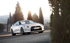   Nissan GT-R - 2011