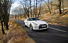   Nissan GT-R - 2011
