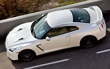   Nissan GT-R - 2011