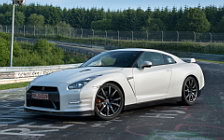   Nissan GT-R - 2011