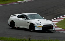   Nissan GT-R - 2011