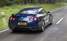   Nissan GT-R - 2011