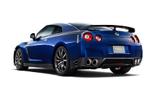   Nissan GT-R - 2011