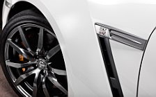   Nissan GT-R - 2011