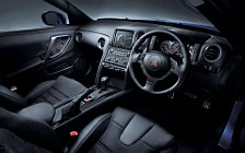   Nissan GT-R - 2011