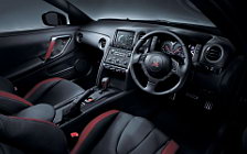   Nissan GT-R - 2011