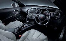   Nissan GT-R - 2011