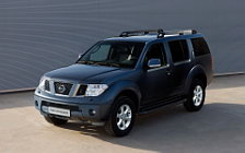   Nissan Pathfinder - 2005