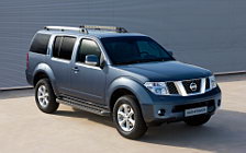   Nissan Pathfinder - 2005