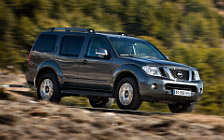   Nissan Pathfinder - 2010