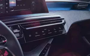   Peugeot E-3008 - 2023