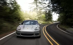      Porsche Panamera 4S US-spec - 2013