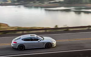      Porsche Panamera 4S US-spec - 2013