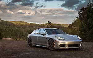      Porsche Panamera 4S US-spec - 2013