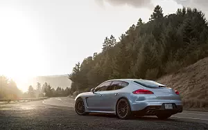      Porsche Panamera 4S US-spec - 2013