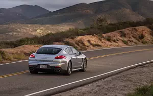      Porsche Panamera S US-spec - 2015