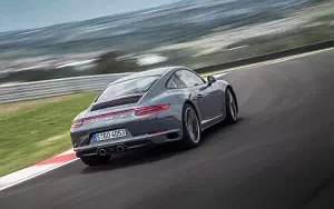   Porsche 911 Carrera 4 - 2016