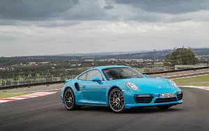   Porsche 911 Turbo S - 2016