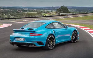   Porsche 911 Turbo S - 2016