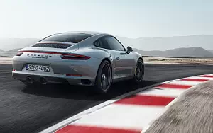   Porsche 911 Carrera 4 GTS - 2017