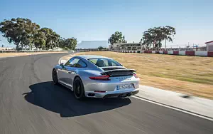   Porsche 911 Carrera GTS - 2017