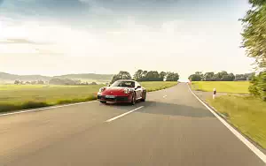   Porsche 911 Carrera Coupe (Guards Red) - 2019