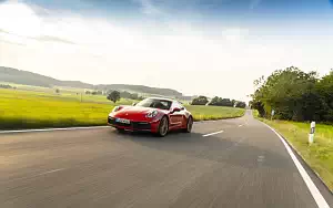   Porsche 911 Carrera Coupe (Guards Red) - 2019