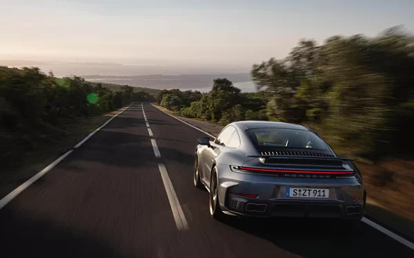   Porsche 911 Turbo S - 2025