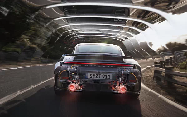   Porsche 911 Turbo S - 2025