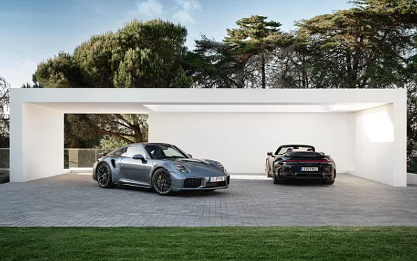  Porsche 911 Turbo S - 2025