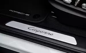   Porsche Cayenne Coupe (Carrara White Metallic) - 2019