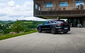   Porsche Cayenne S Coupe (Moonlight Blue Metallic) - 2019