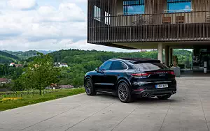   Porsche Cayenne S Coupe (Moonlight Blue Metallic) - 2019