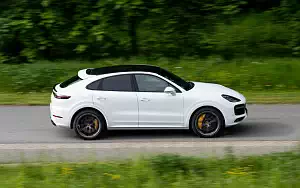   Porsche Cayenne Turbo Coupe (Carrara White Metallic) - 2019