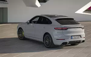   Porsche Cayenne E-Hybrid Coupe SportDesign Package - 2020